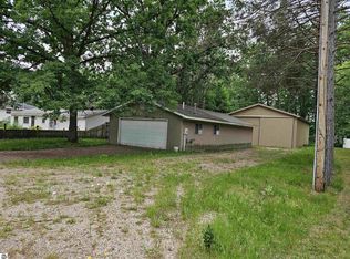 159 N Park St, Lake City, MI 49651