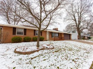 1505 Dixie Dr, Waukesha, WI 53189