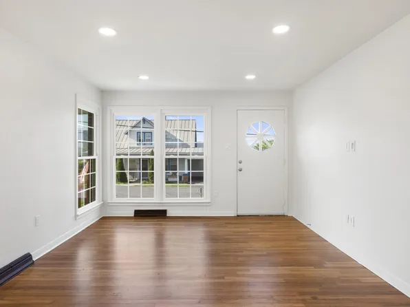 389 Thompson St, Strasburg, VA 22657