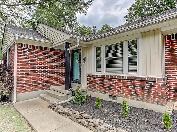 3rd image of 4930 Mockingbird Ln