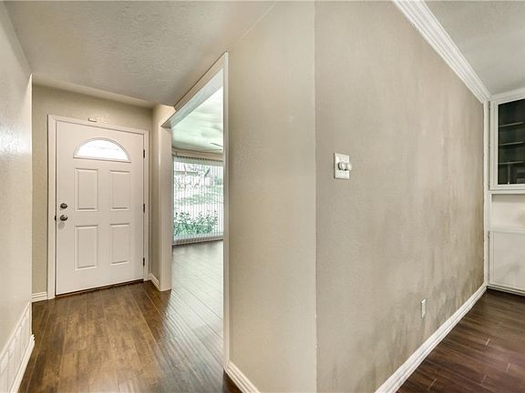4th image of 908 Portofino Dr