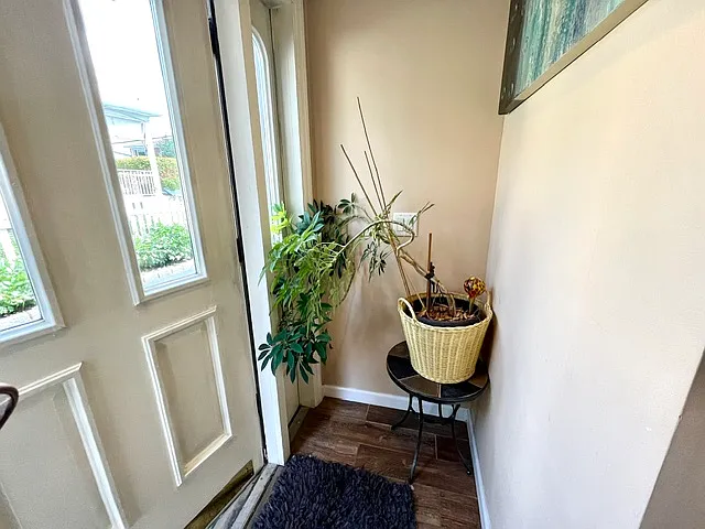 Meadow Ln — Photo 20