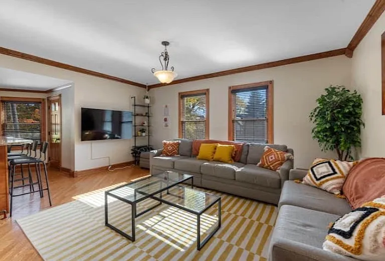 2822 N Shepard Ave #UPPER — Photo 5
