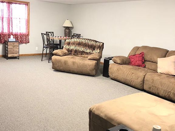 3rd image of 521 Russell Ave