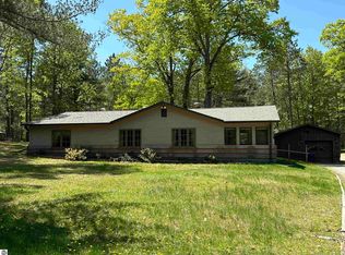 162 Lake Valley Rd NE, Kalkaska, MI 49646