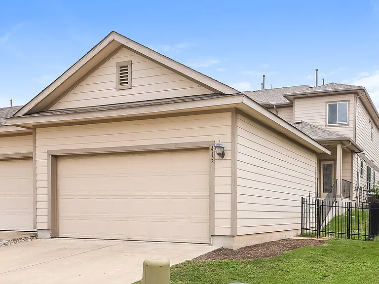 415 N Heatherwilde Blvd — Photo 17