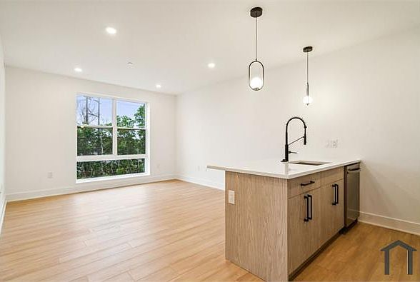 1st image of 881 N 40th St #403