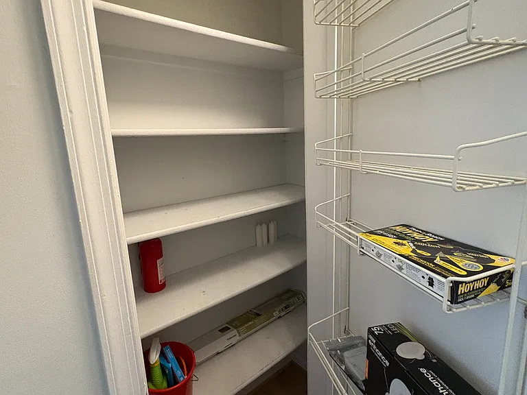 1742 N Rhodes St #300 — Photo 16