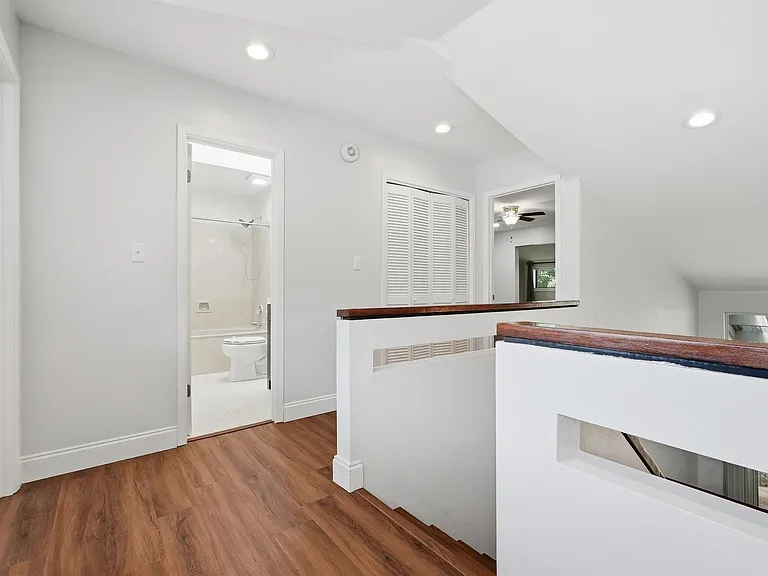 114 Gleneagles Dr — Photo 41