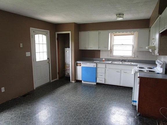 4th image of 638 Hyden Ct