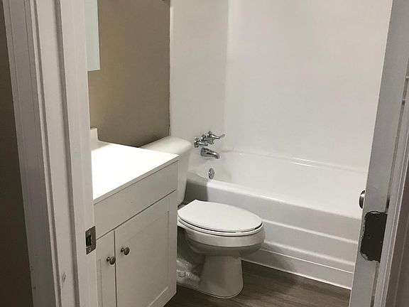 3rd image of 8325 Grandview Ln