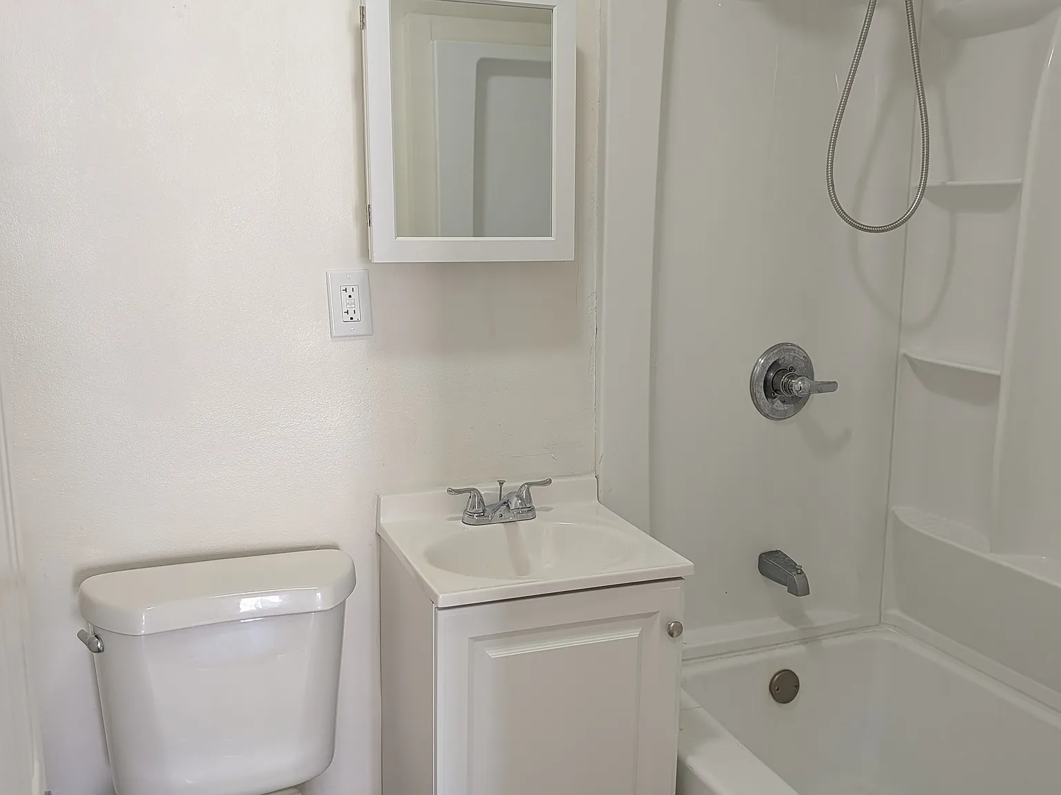 2 bed, 730 sqft, $2,350 — Photo 4