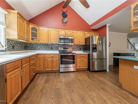 4th image of 850 Hampton Ct
