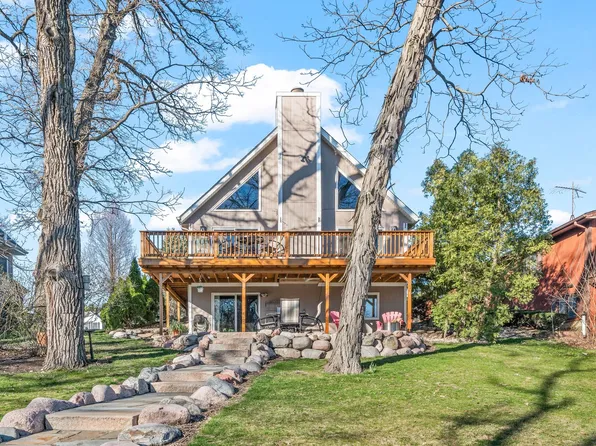 267 Easy St, Somonauk, IL 60552