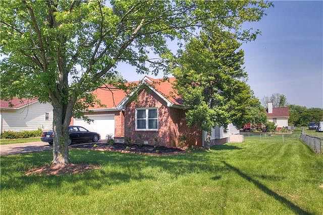 2nd image of 3411 Albert Dr