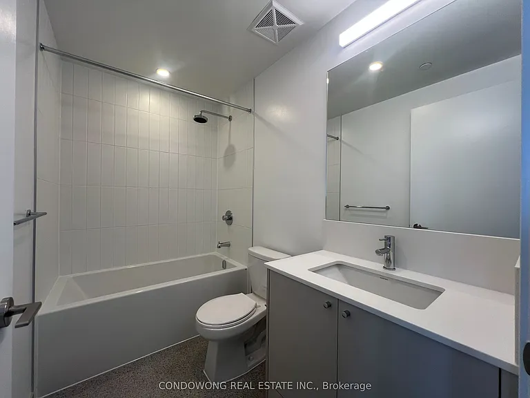 10 Oak St #1902 — Photo 6