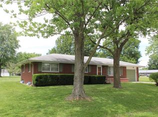 1402 E Alabama Ave, Casey, IL 62420