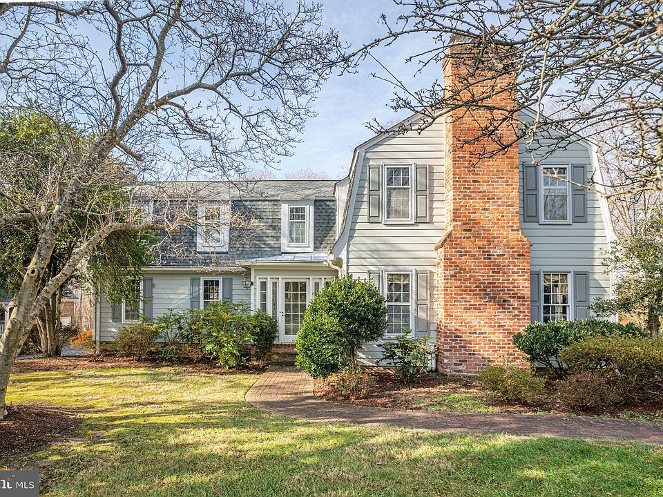 1st image of 16 Bridle Path Ln