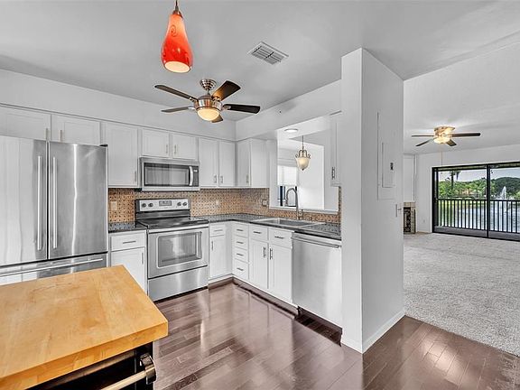 5th image of 2419 Gallery View Dr #201