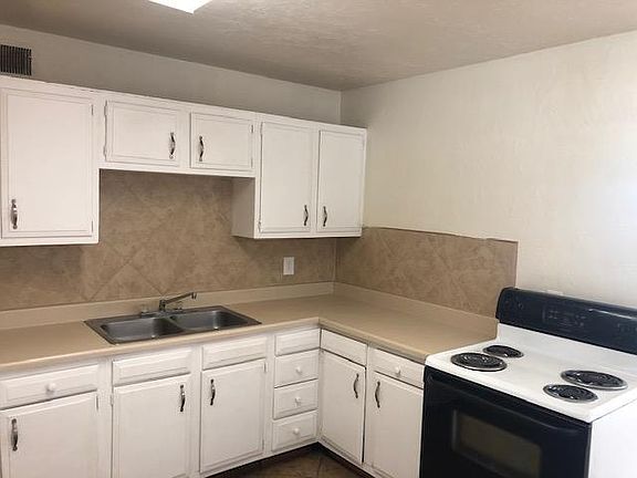 4th image of 905 Luna St