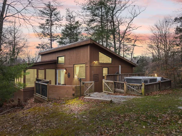 193 Suzanna Arch Dr, Campton, KY 41301