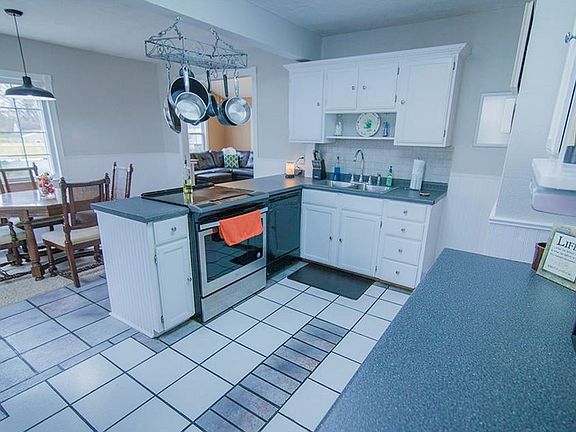 5th image of 809 Lonsvale Dr