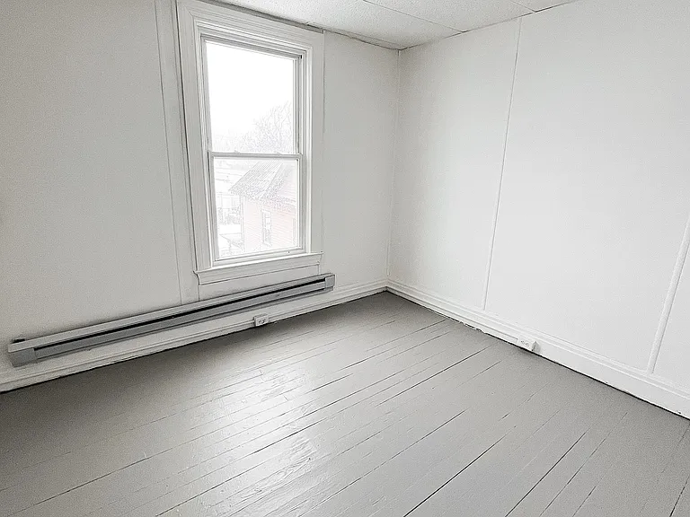 911 State St #3 — Photo 6