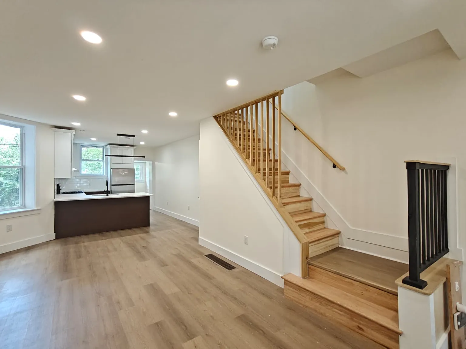 Luxury 4-Bedroom Home in Overbrook! — Photo 1