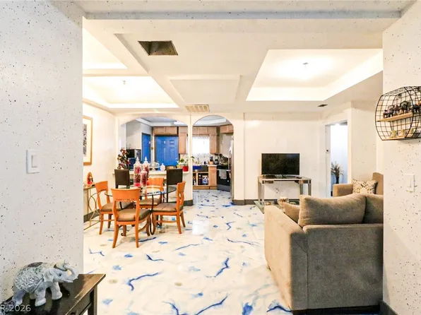 5068 Killarney St, Las Vegas, NV 89122