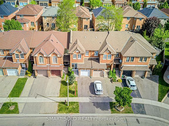 4th image of 68 Denton Cir