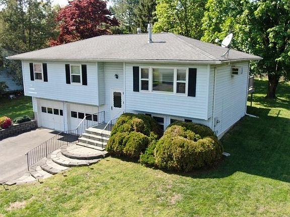 4th image of 204 Dairy Ln