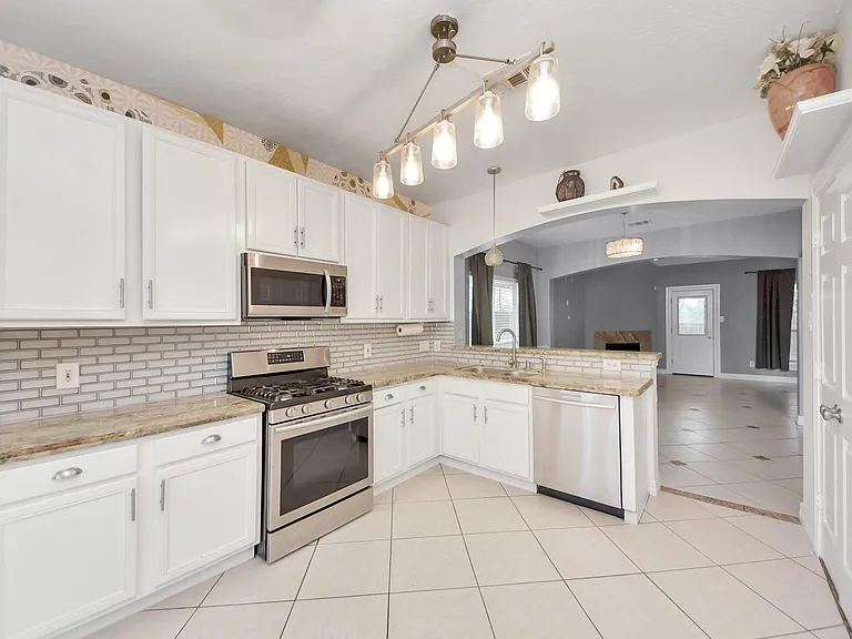 18315 Brenwood Manor Dr — Photo 14