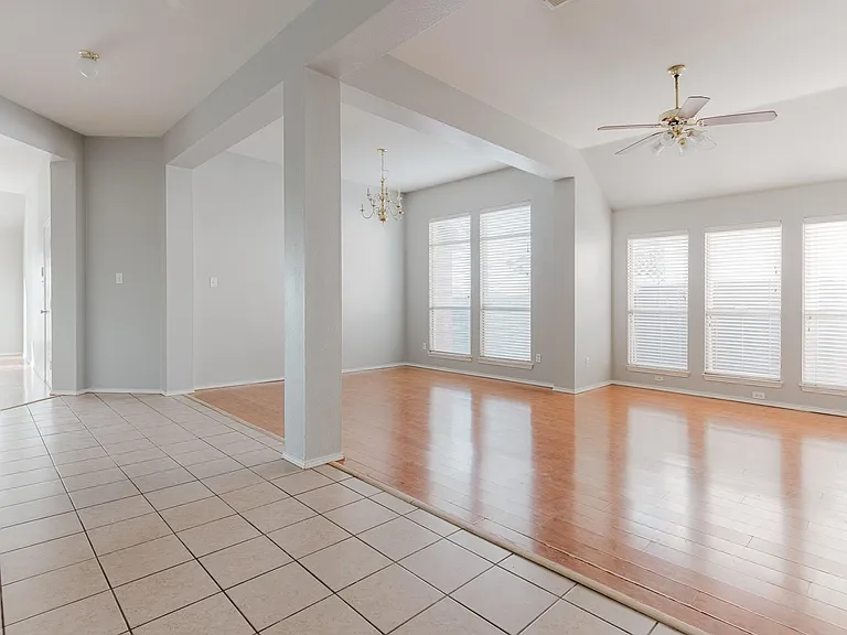 1514 Clear Creek Dr — Photo 7