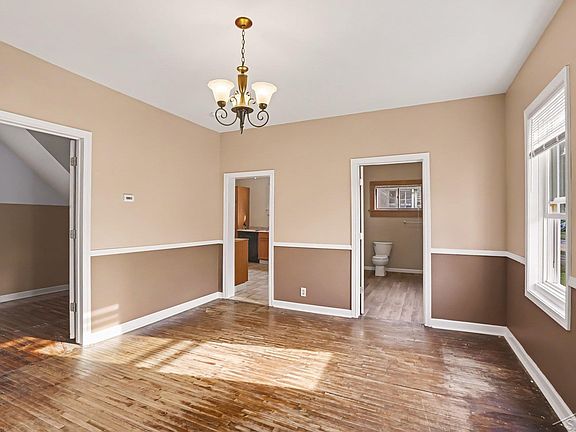 3rd image of 700 24th St
