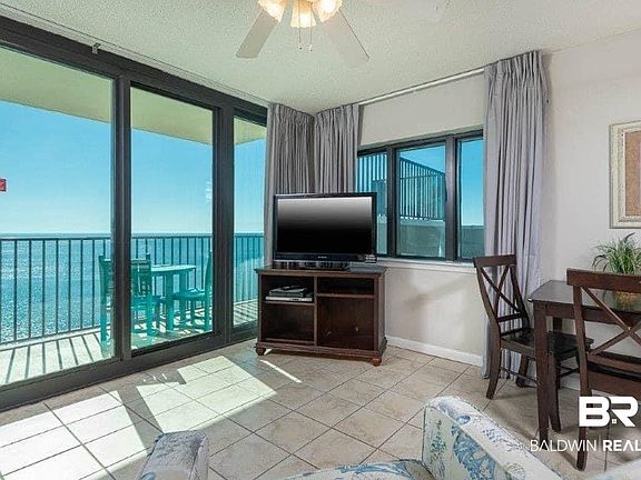 3rd image of 533 W Beach Blvd