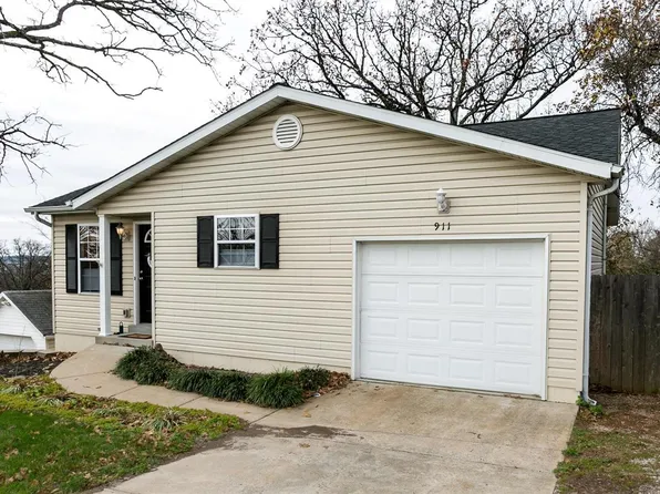 911 N Mill St, Festus, MO 63028