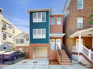 192 S 10th St, Newark, NJ 07107