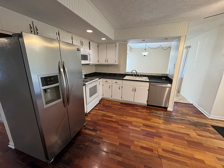 3315 Oak Tree Dr S — Photo 7
