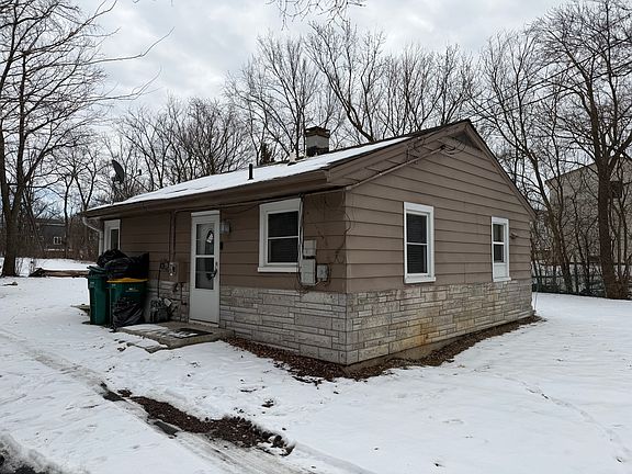 2nd image of 1313 S Lloyd Ave