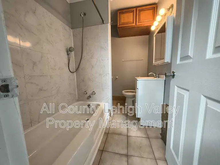 127 N 12th St — Photo 7