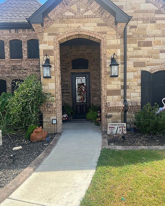 2nd image of 108 Stanford Ln