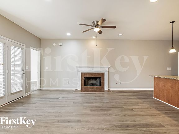 2nd image of 1092 Fairbank Ln