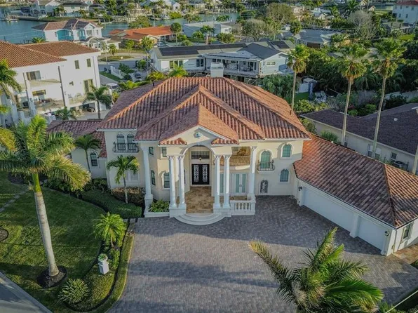 3341 Gulf Blvd, Belleair Beach, FL 33786