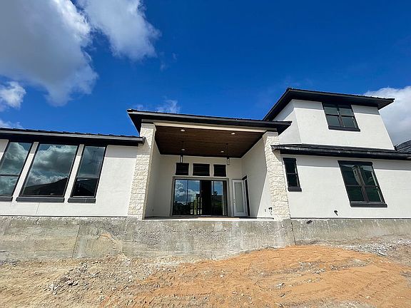 3rd image of 4807 Serene Hills Dr