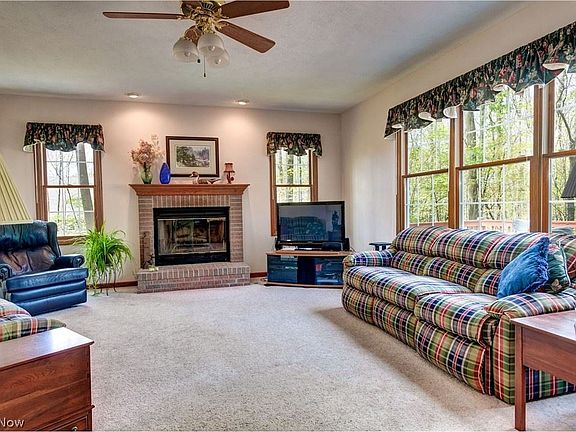 5th image of 11740 Pinehurst Dr