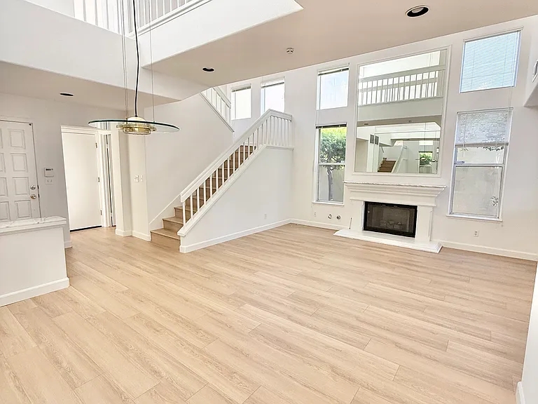 154 Asby Bay — Photo 4