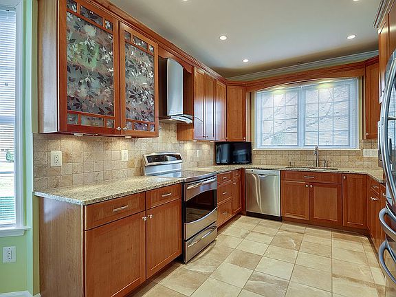 3rd image of 13867 Cinch Ln