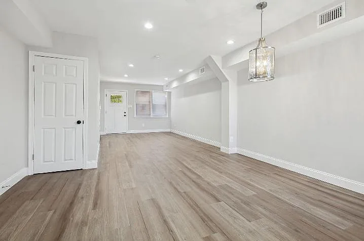 1513 N Kenwood Ave #BASEMENT — Photo 5
