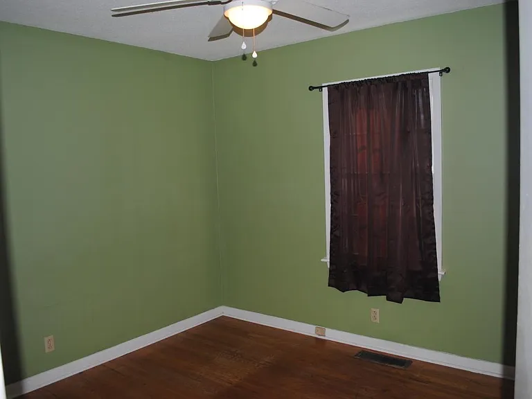 1500 Westchester Rd — Photo 12