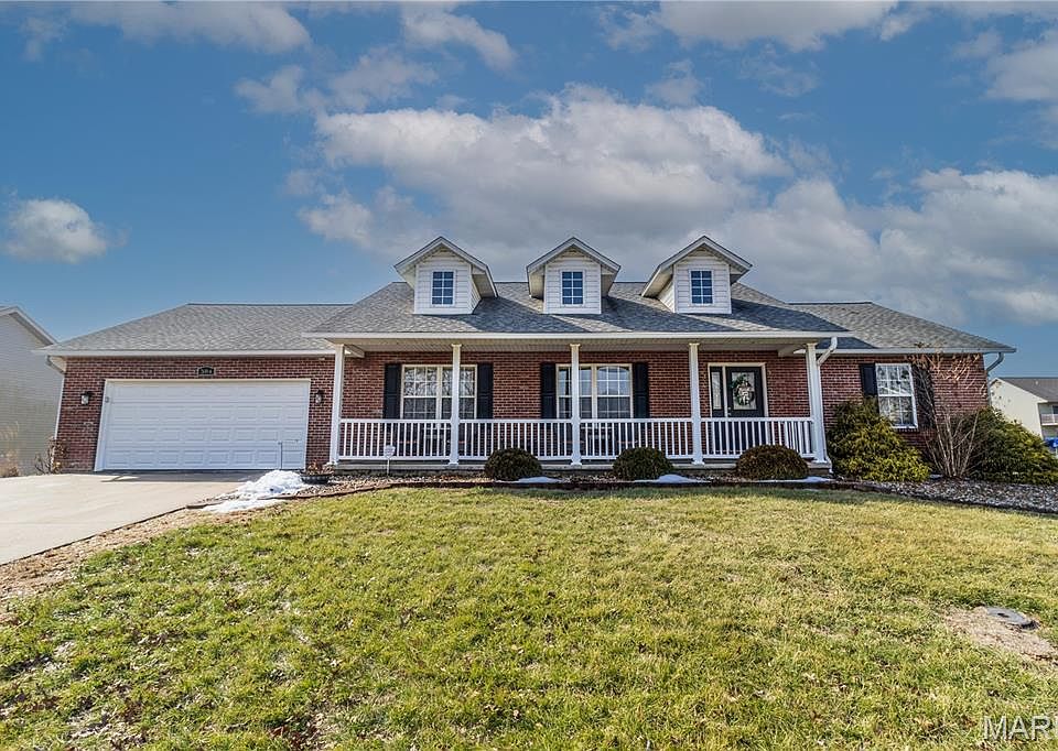 1st image of 384 Oak Meadow Dr